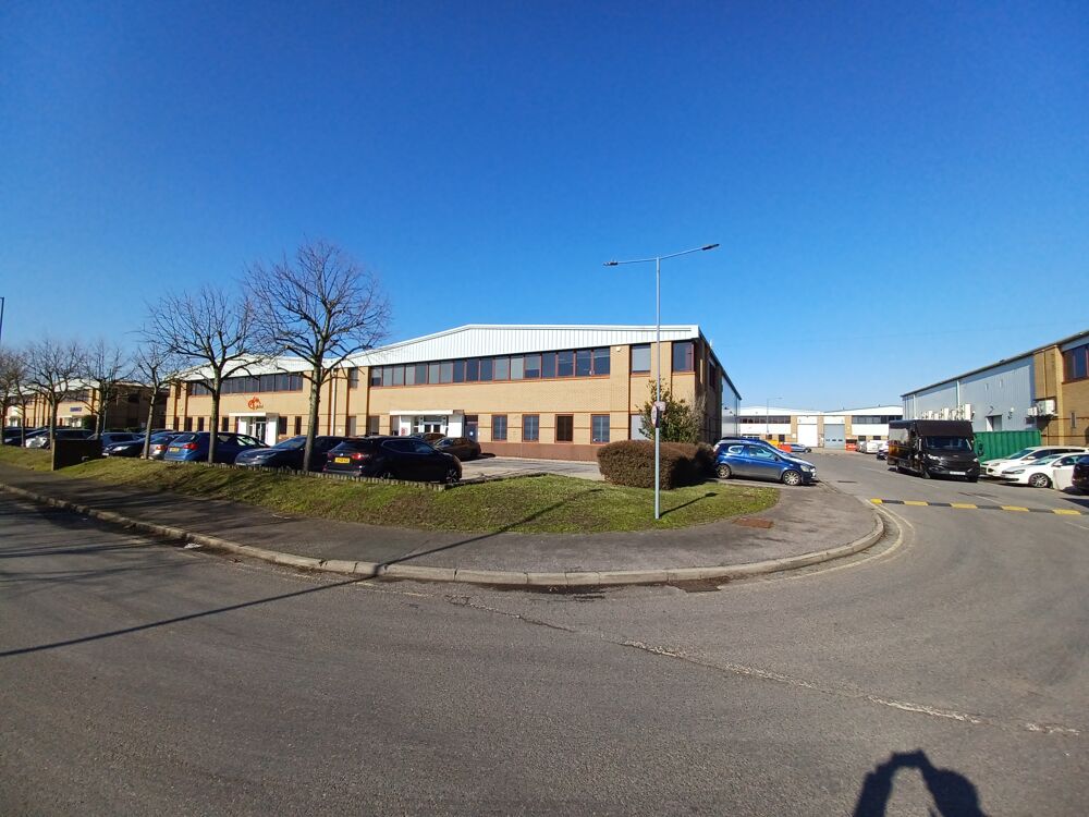 Unit 4 Thorpe Industrial Estate, Alpha Way, Egham, Egham