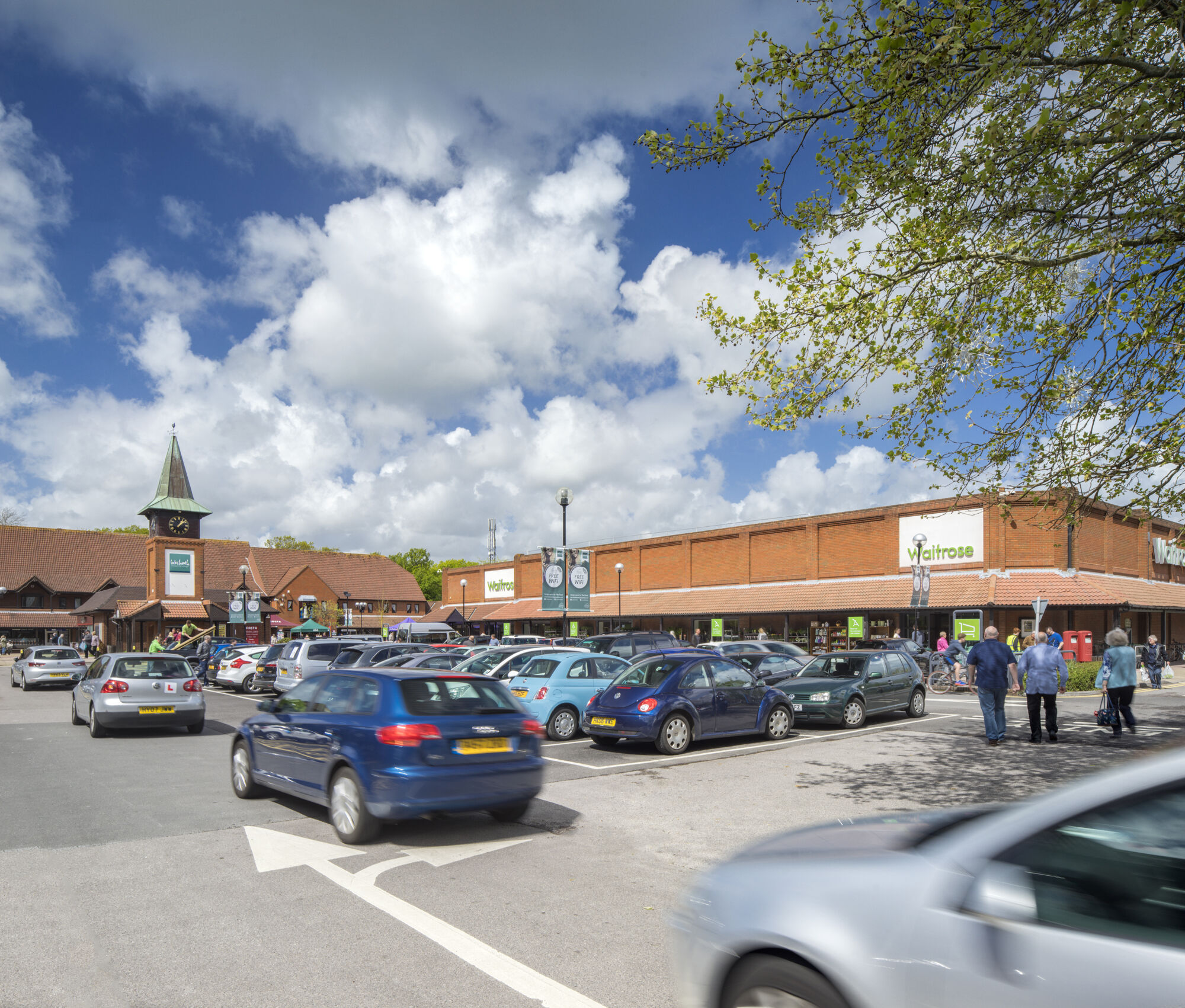 Locks Heath Shopping Village, Southampton Leisure, Retail property in